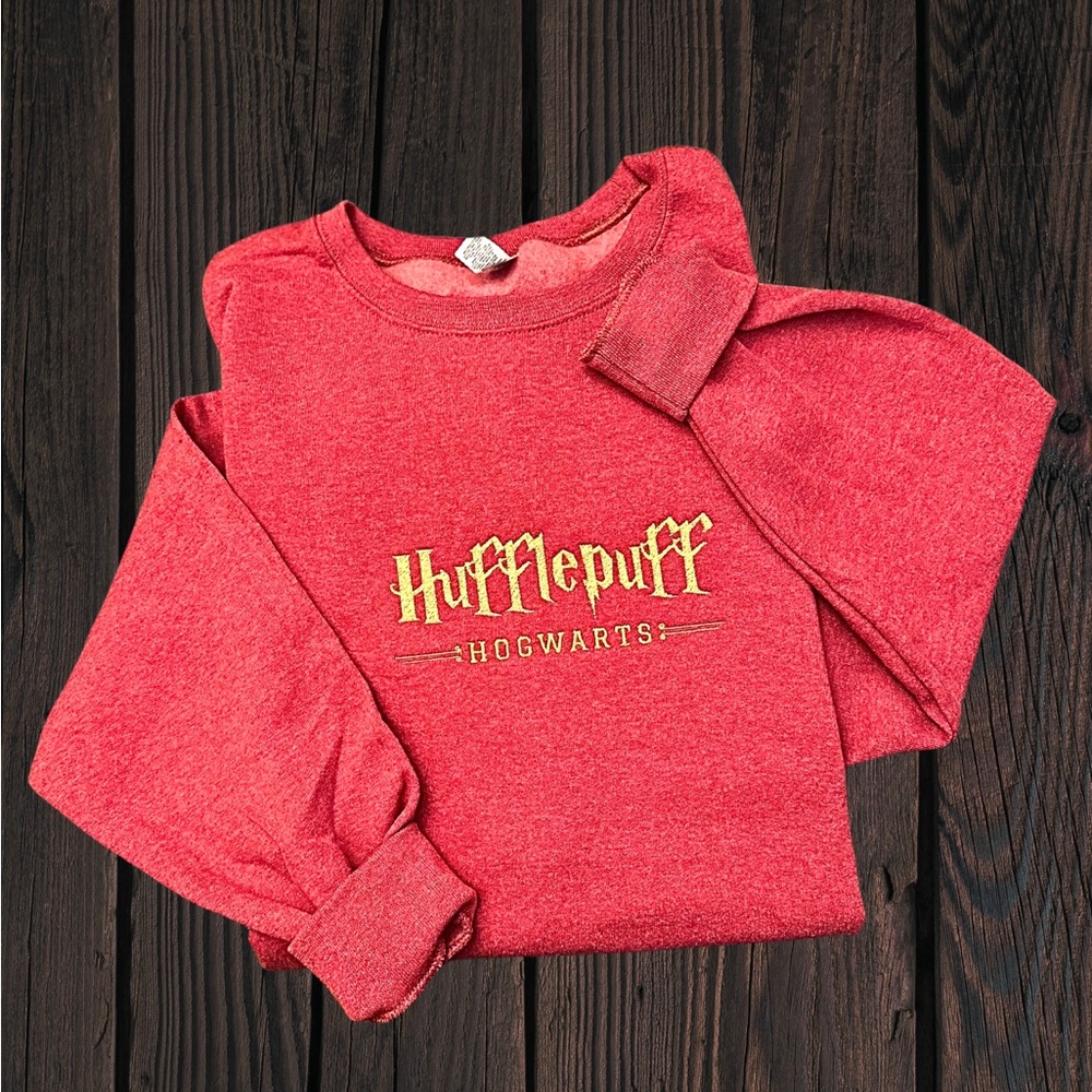 NWT Hufflepuff Embroidered Crewneck Sweatshirt